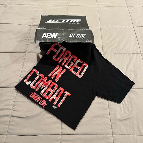 AEW All Elite Wrestling “FORGED IN COMBAT” Men’s Shirt - Picture 2 of 10